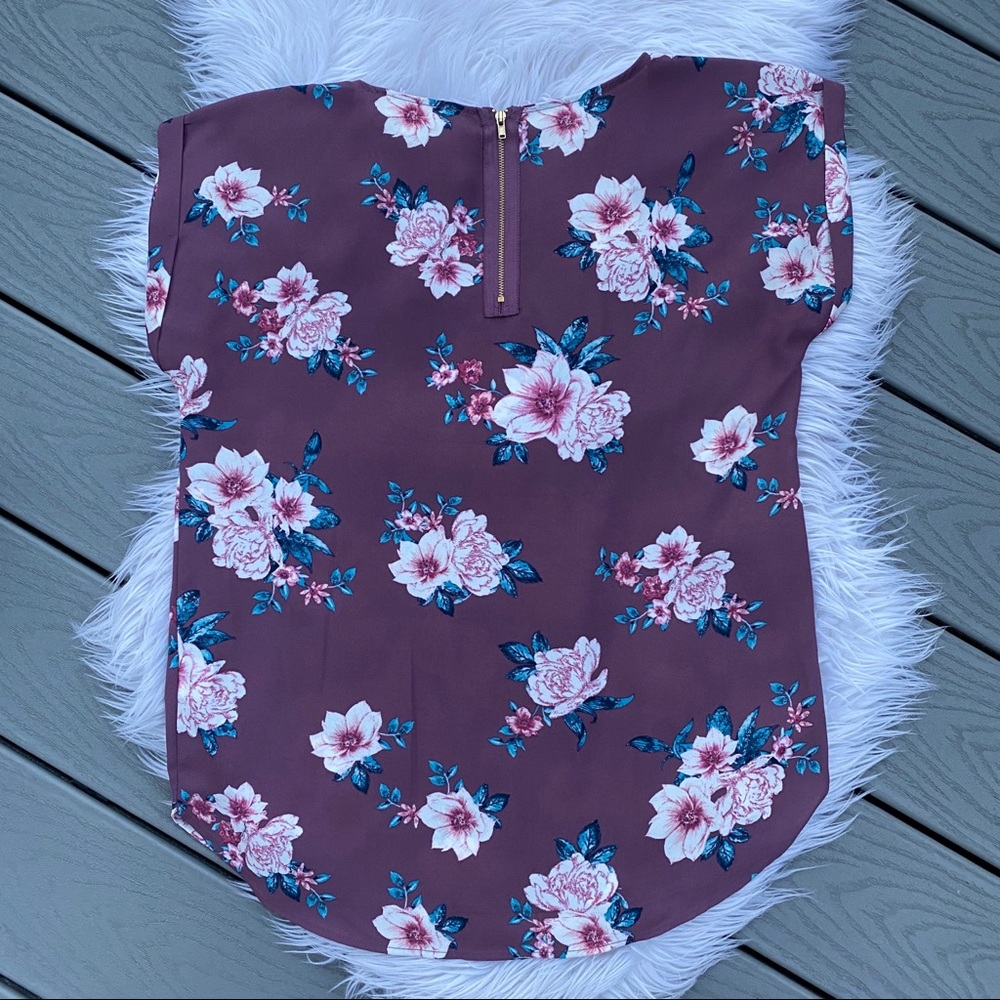 Floral Pattern Short Sleeve Top - Picture 4 of 4
